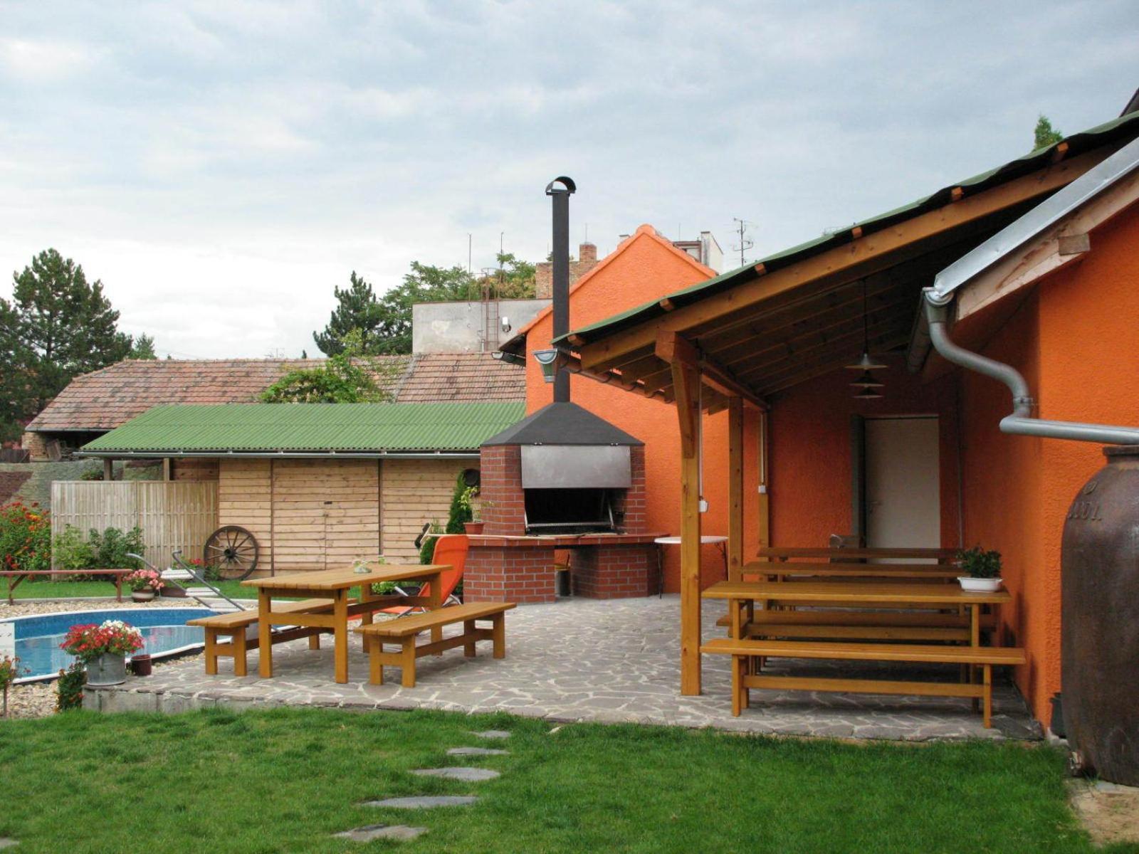 Penzion A Restaurace U Hroznu Velké Bílovice Extérieur photo
