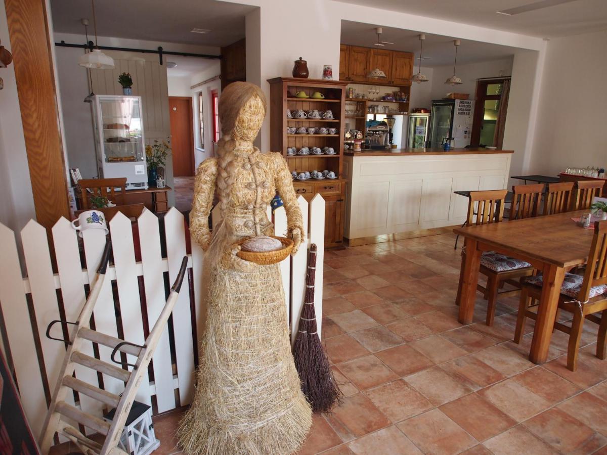 Penzion A Restaurace U Hroznu Velké Bílovice Extérieur photo