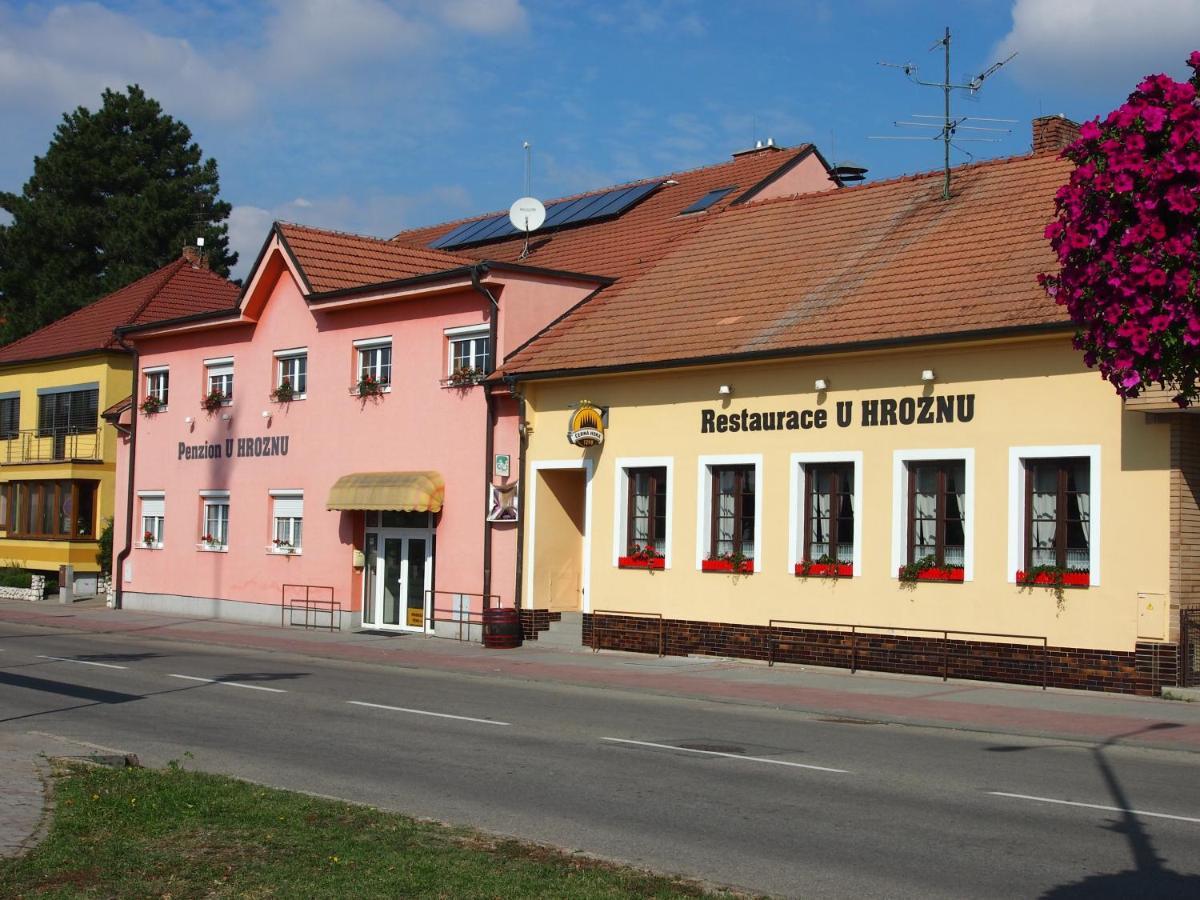 Penzion A Restaurace U Hroznu Velké Bílovice Extérieur photo